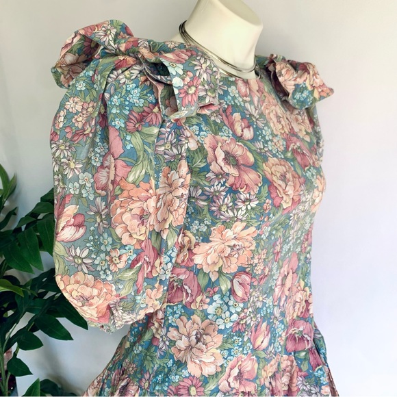 v i n t a g e :: Fairycore Babydoll Puff Sleeve Bow Whimsy Floral Mini Dress - Picture 9 of 13